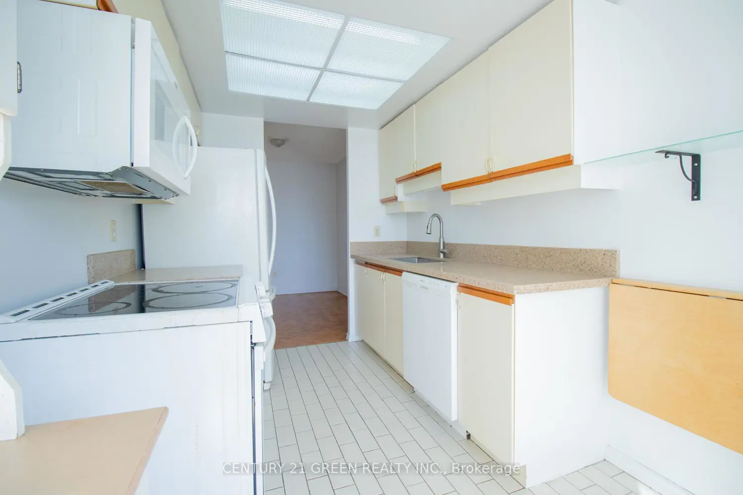 Additional image 6 of 5 Lisa Street 706