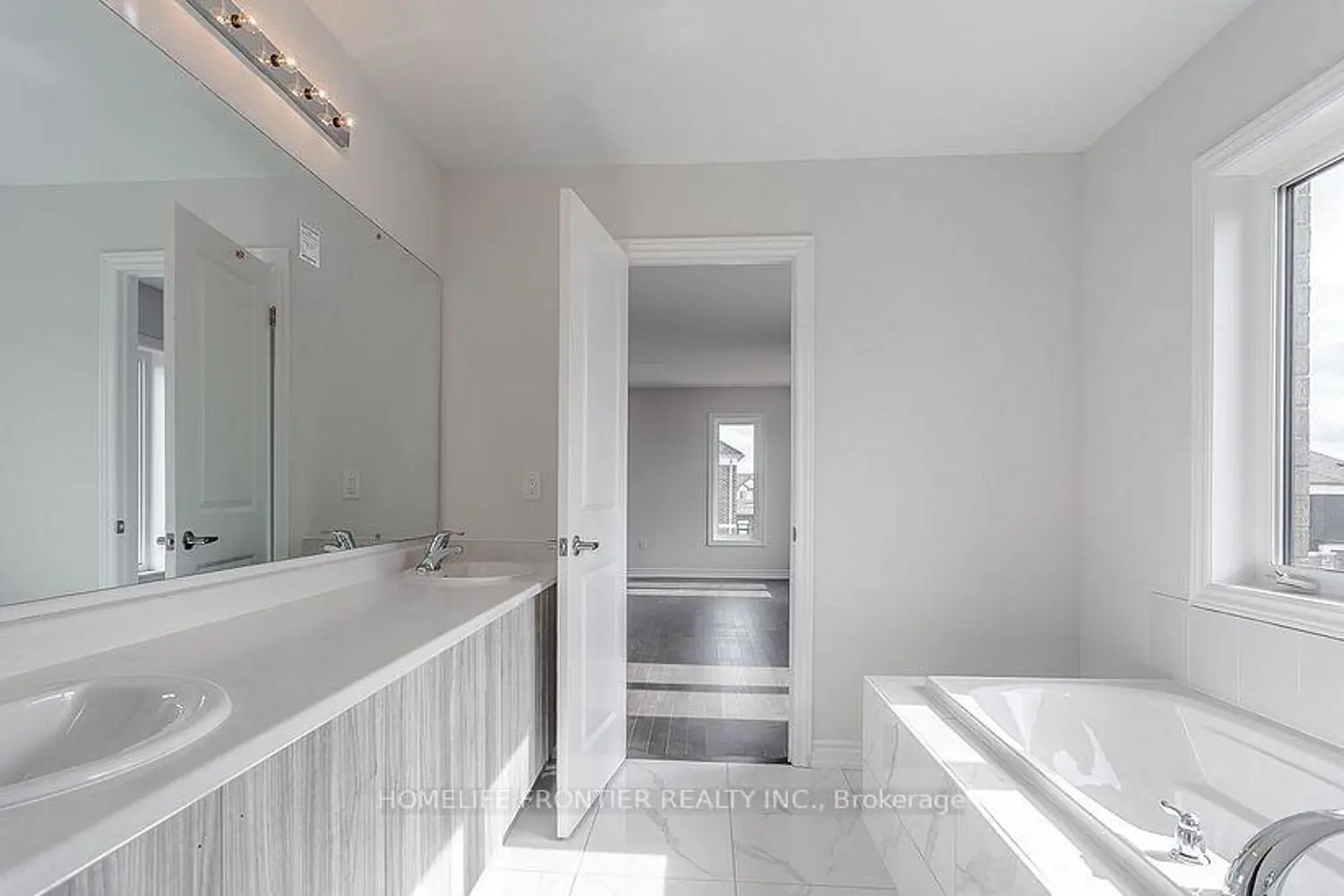 Additional image 11 of 145 Terry Fox Drive