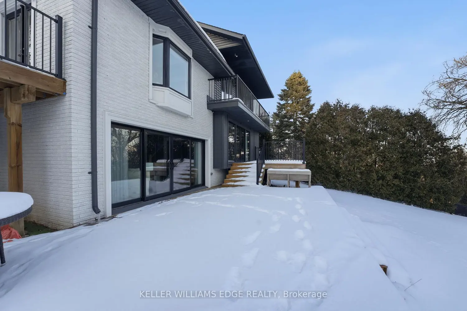 Additional image 16 of 1316 Dundas Street