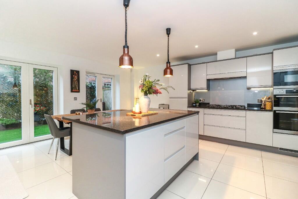 Additional image 14 of Oak Tree Gardens, St. Albans, Hertfordshire, AL1