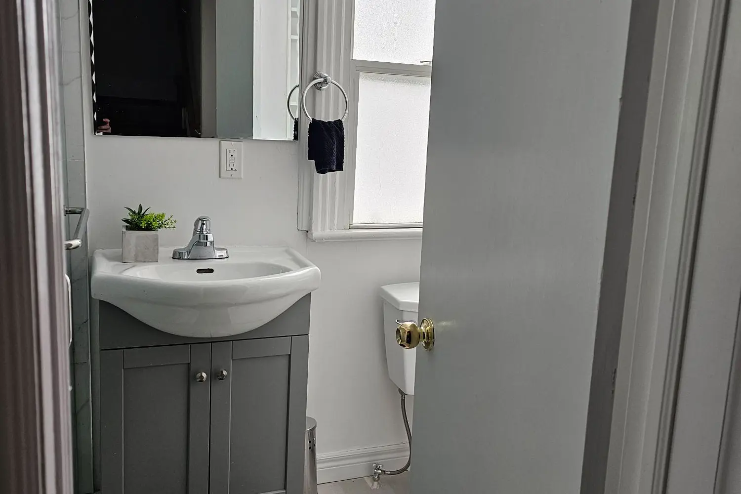 Additional image 10 of 764 Dundas Street