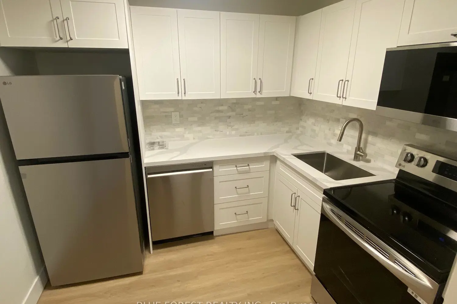 573 Mornington Avenue 307 photo 5