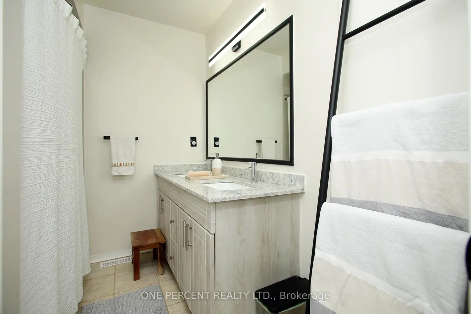 Additional image 9 of 5223 Fairford Crescent 55