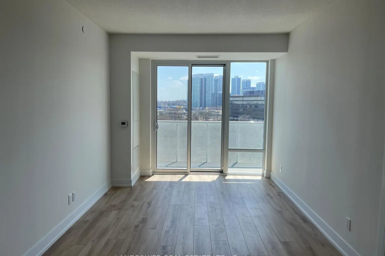 Additional image 4 of 25 Adra Grado Way 832