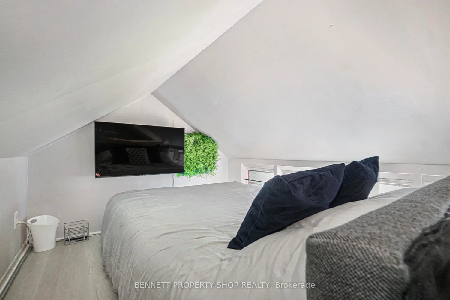 Additional image 13 of 1036 Barryvale Road 4D