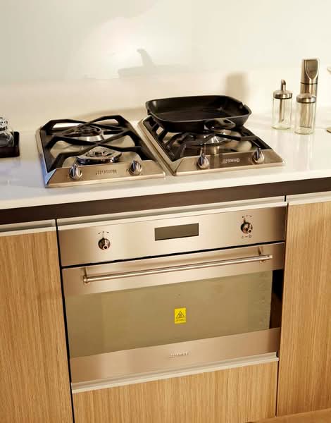 Additional image 43 of 8 Ridgewood Close