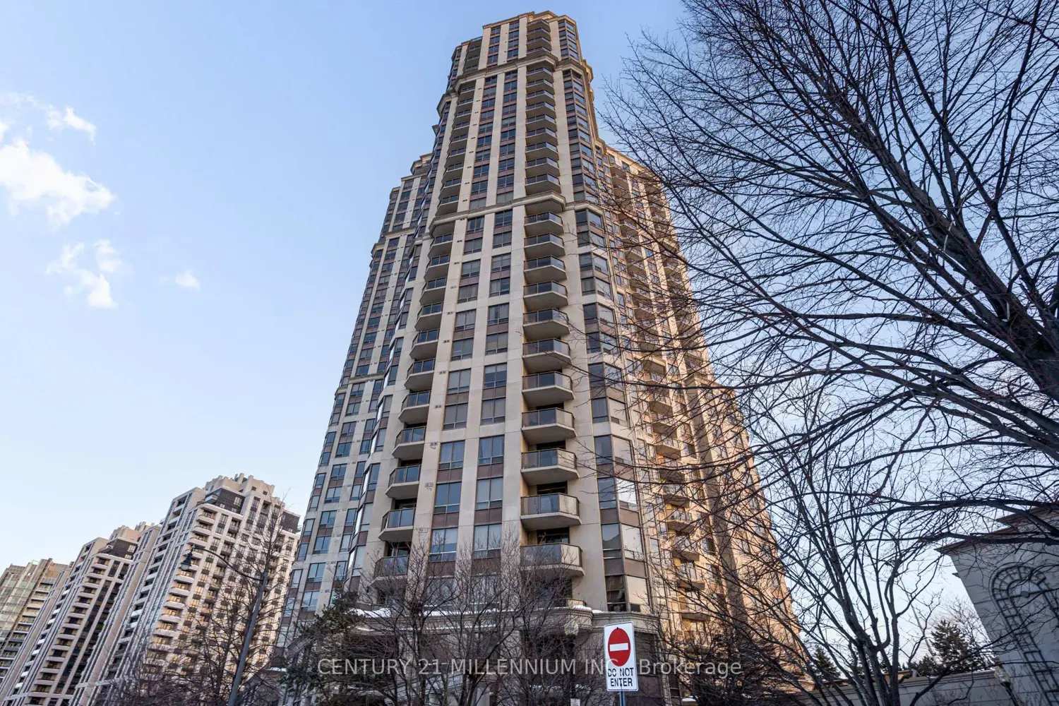 80 Harrison Garden Boulevard 1215