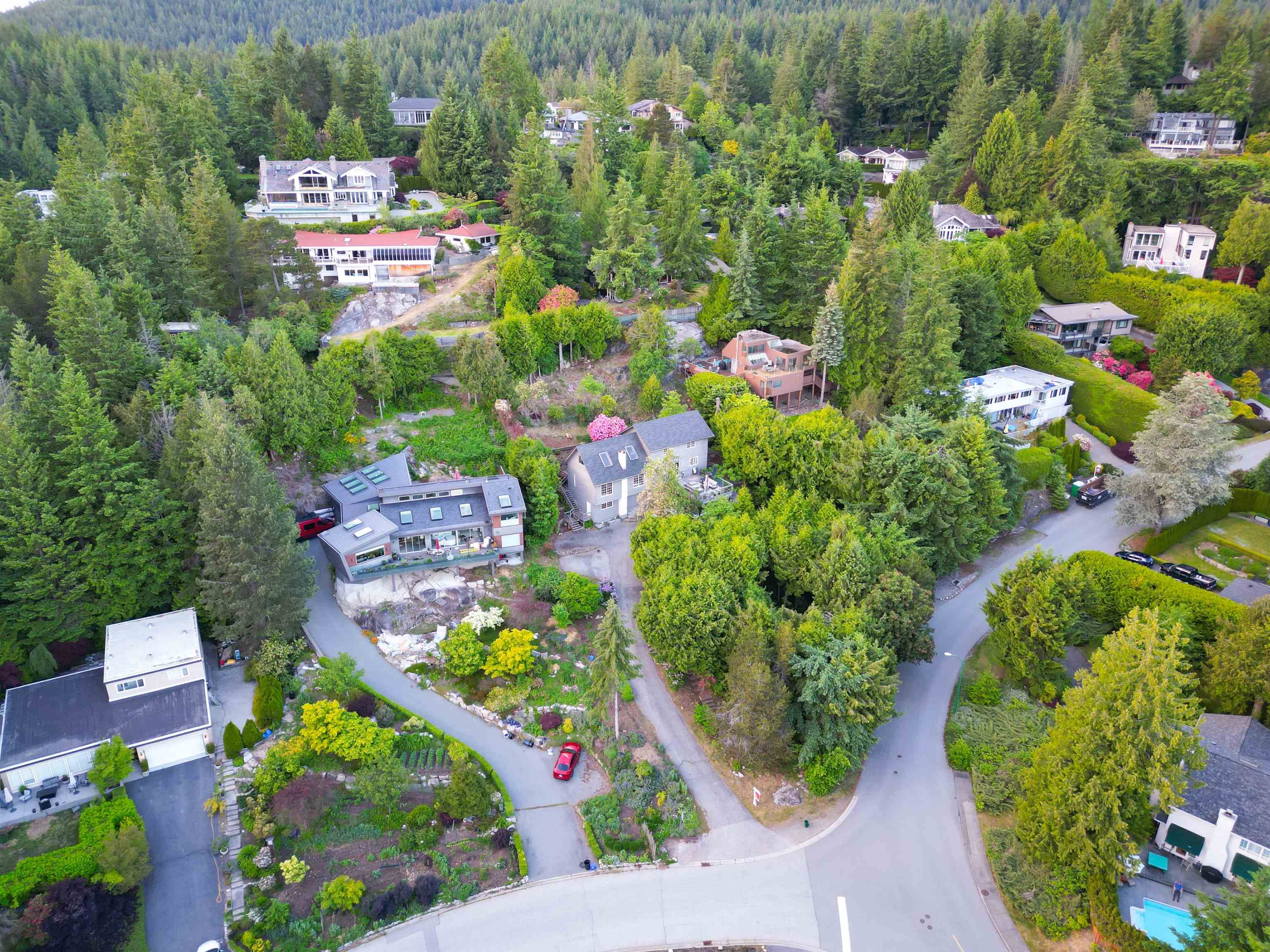 4605 Woodgreen Drive, West Vancouver, BC, V7S 2V3