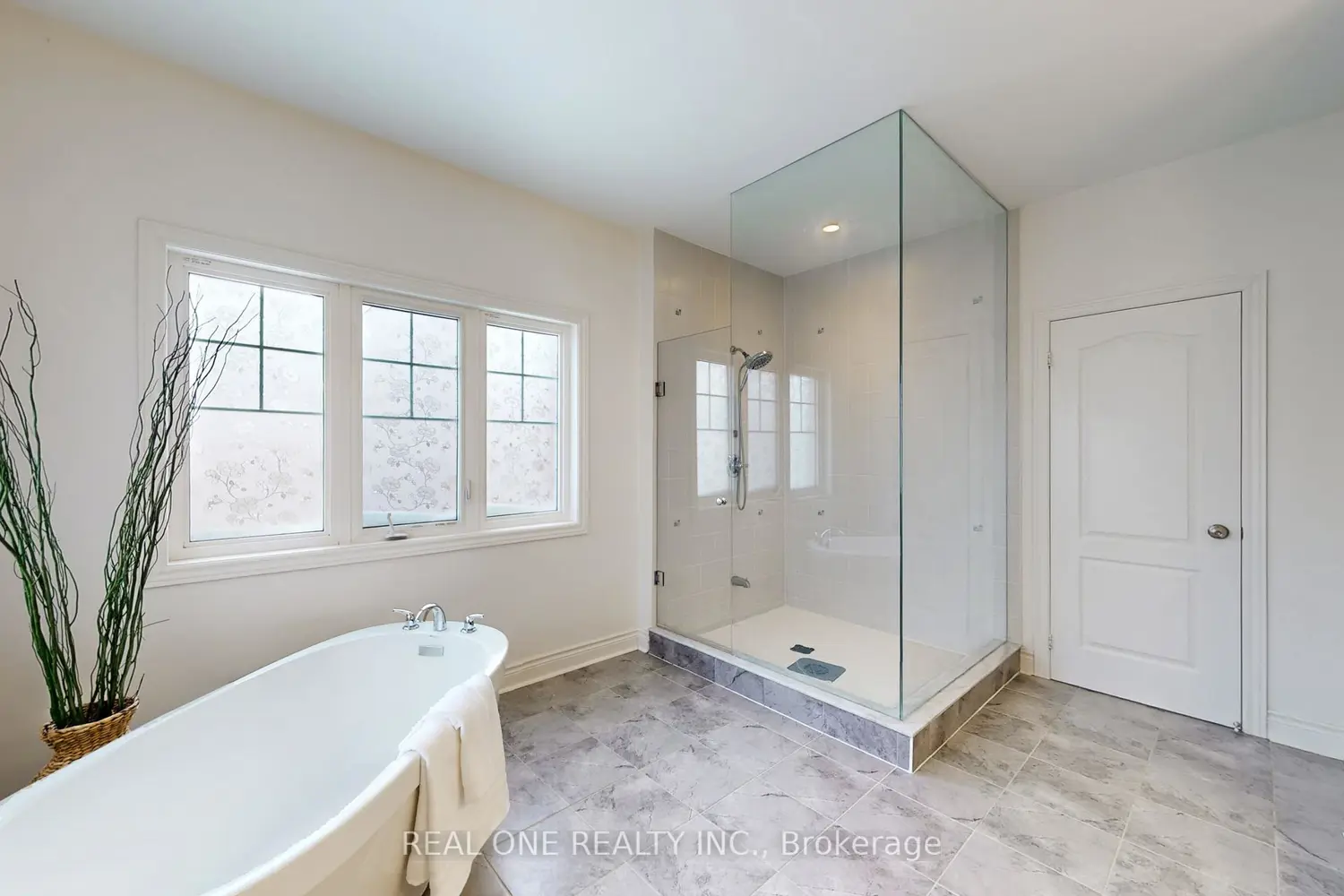 Additional image 15 of 11 Match Point Court