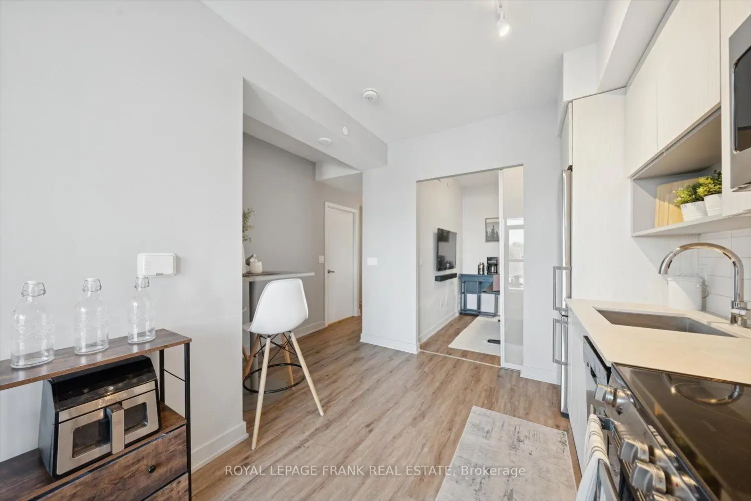 Additional image 10 of 630 Greenwood Avenue 409