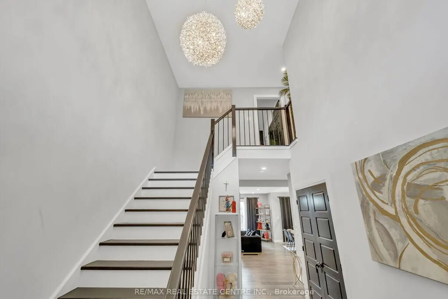 3374 Oriole Drive photo 4