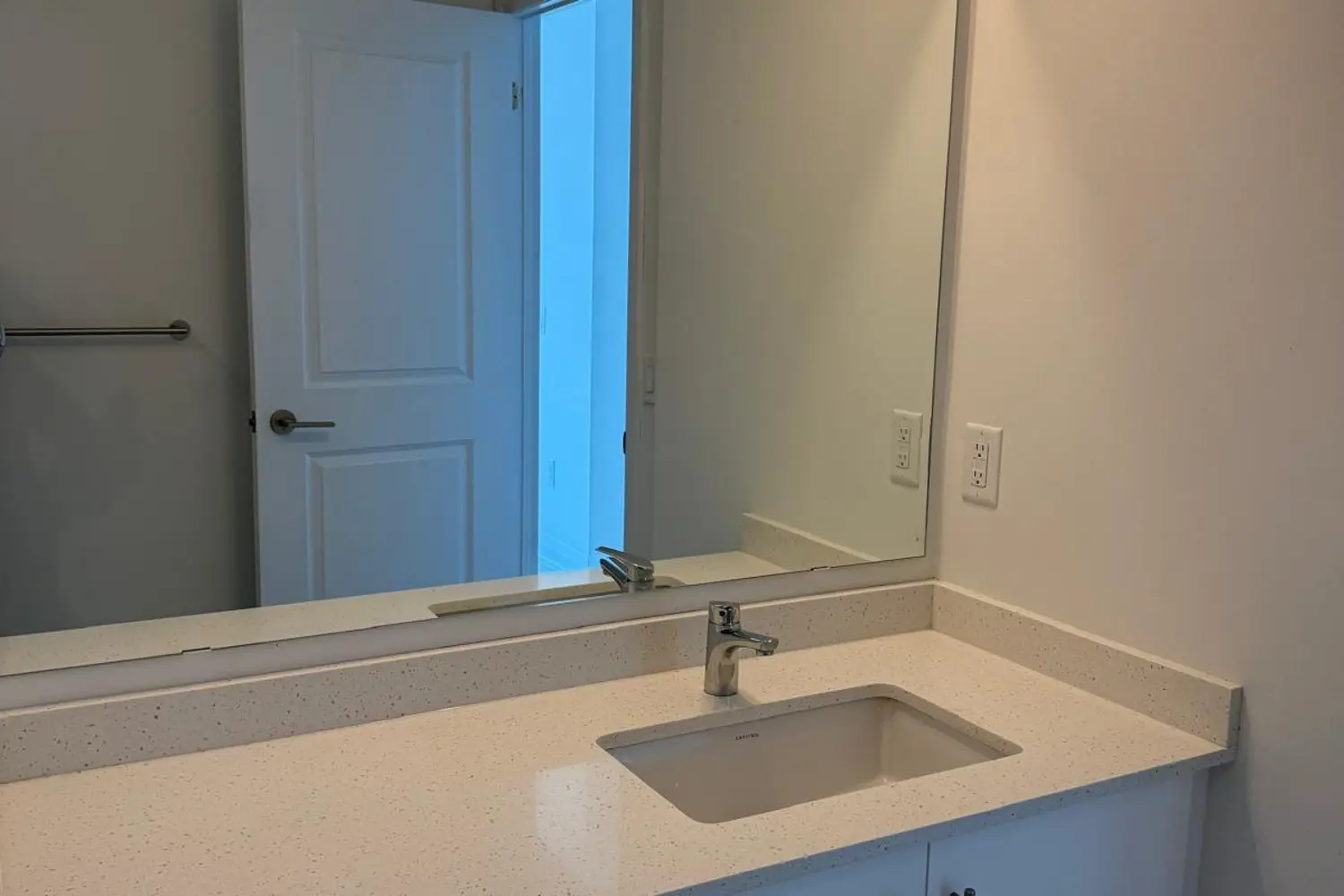 Additional image 13 of 85 Attmar Drive 330