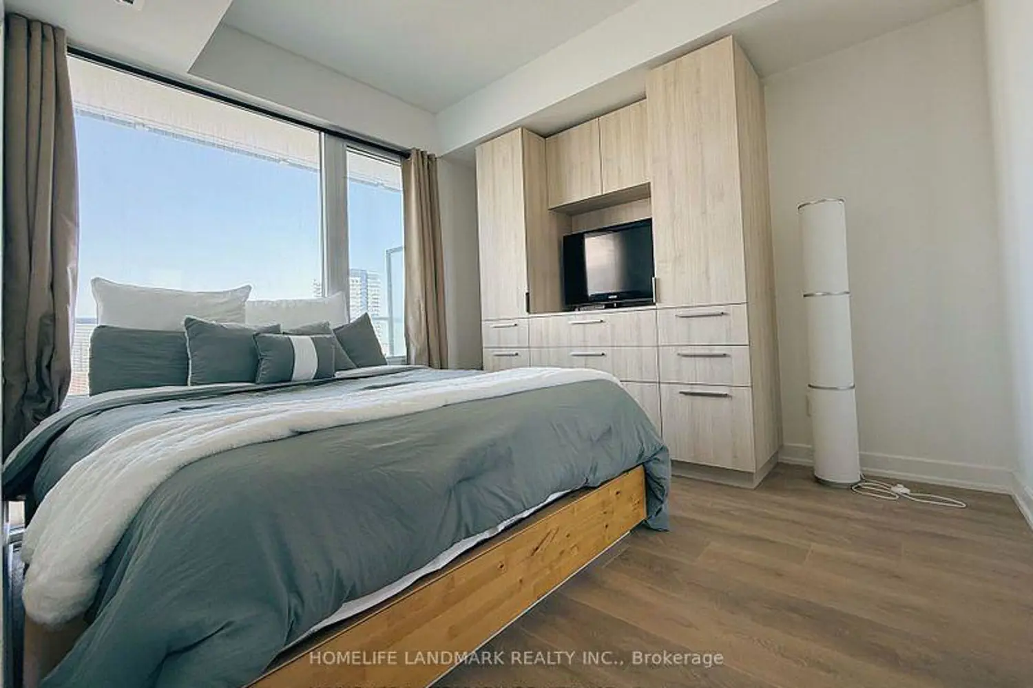 Additional image 11 of 501 Yonge Street 2208