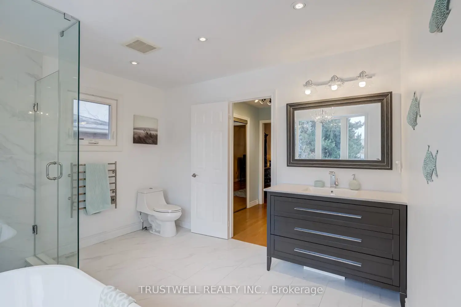 Additional image 13 of 82 Long Island Crescent