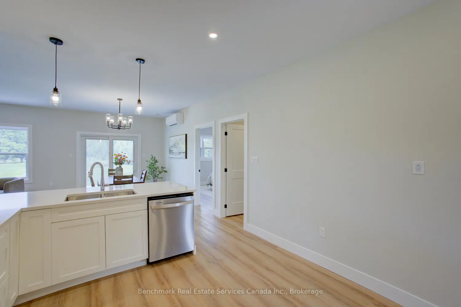 Additional image 4 of 1182 Queen Street 54