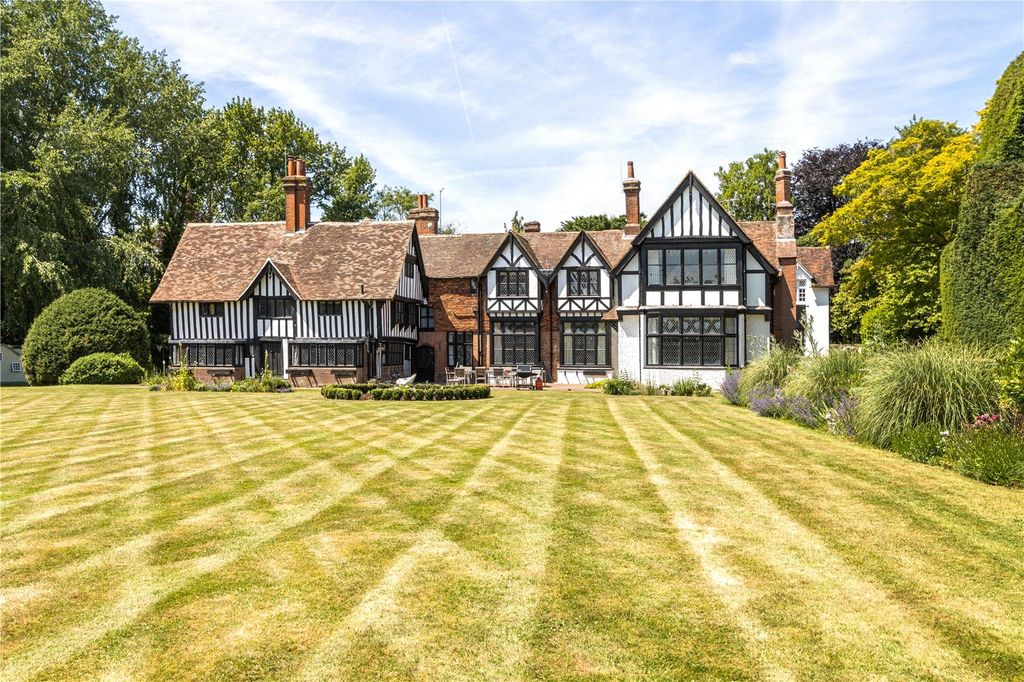 8 bed detached house for saleVicarage Road, Yalding, Kent ME18