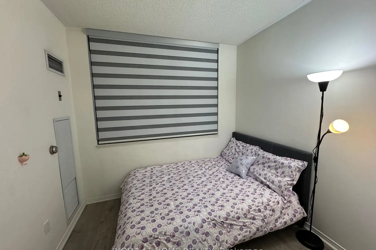 7378 Yonge Street #212 photo 3