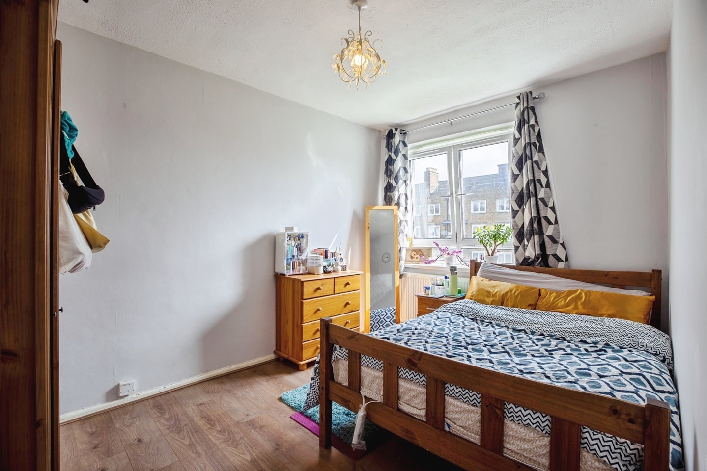 2 Bed Flat, Stockwell Road, SW9, N1 7GU