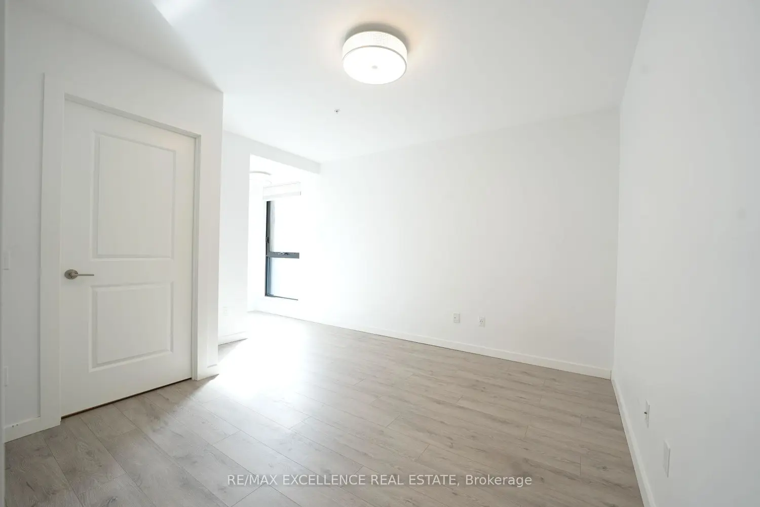 Additional image 3 of 181 King Street 1002