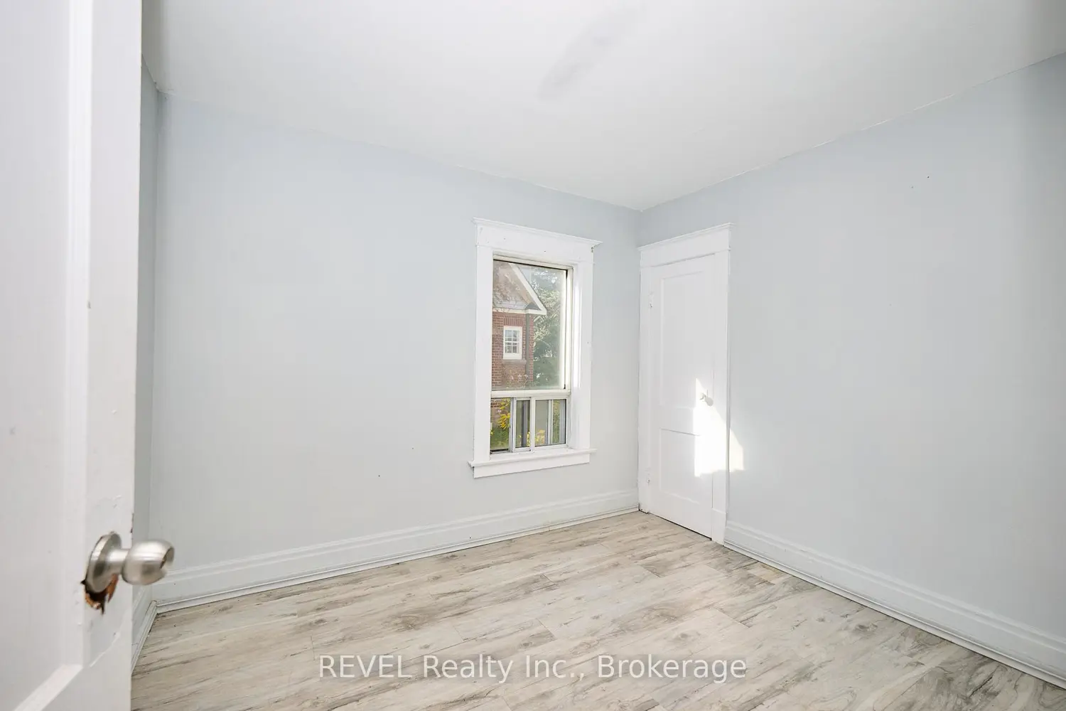 Additional image 8 of 5806 Prince Edward Avenue