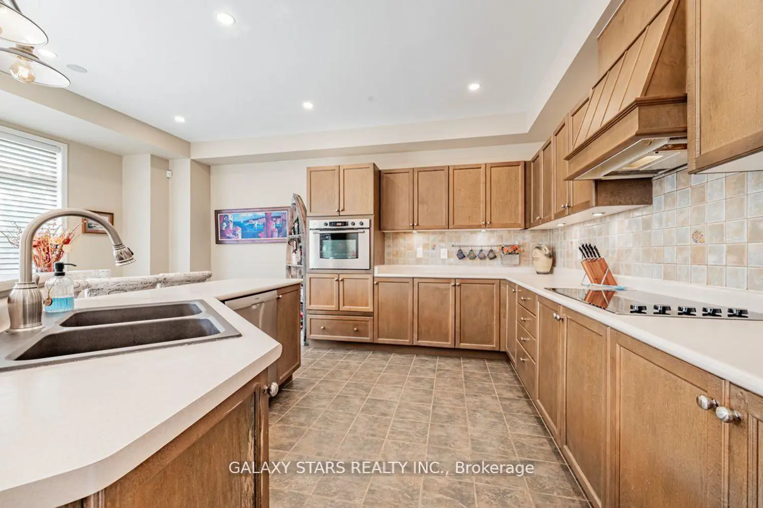 24 Post Oak Drive photo 5
