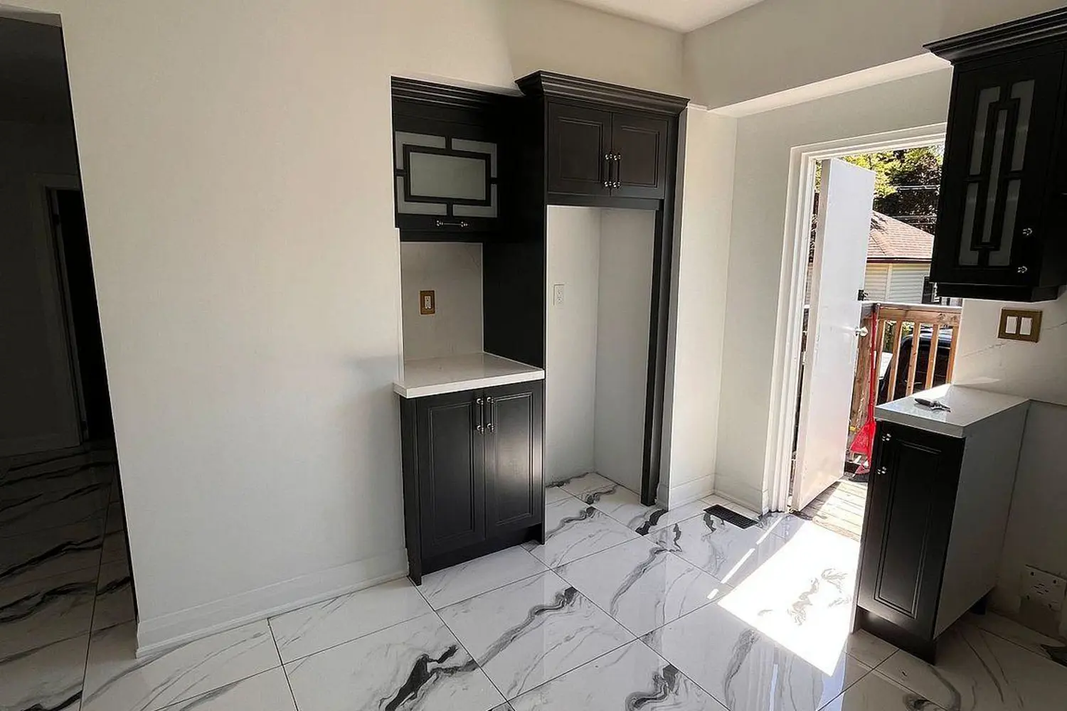 Additional image 19 of 1575 Ouellette Avenue