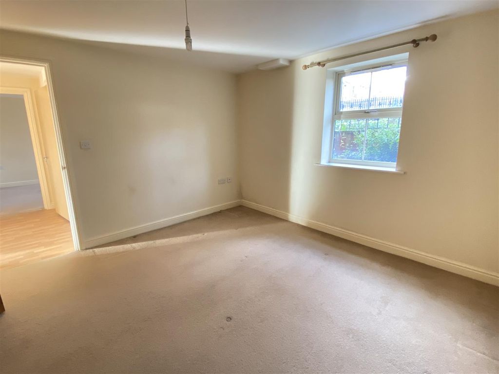 Additional image 7 of 2 bed flat for saleFriars Mews, Wesleyan Court, Lincoln LN2