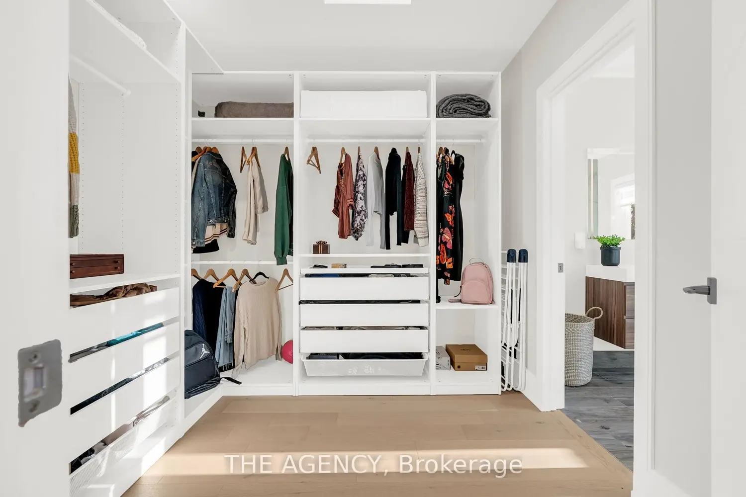 Additional image 15 of 519 Third Line