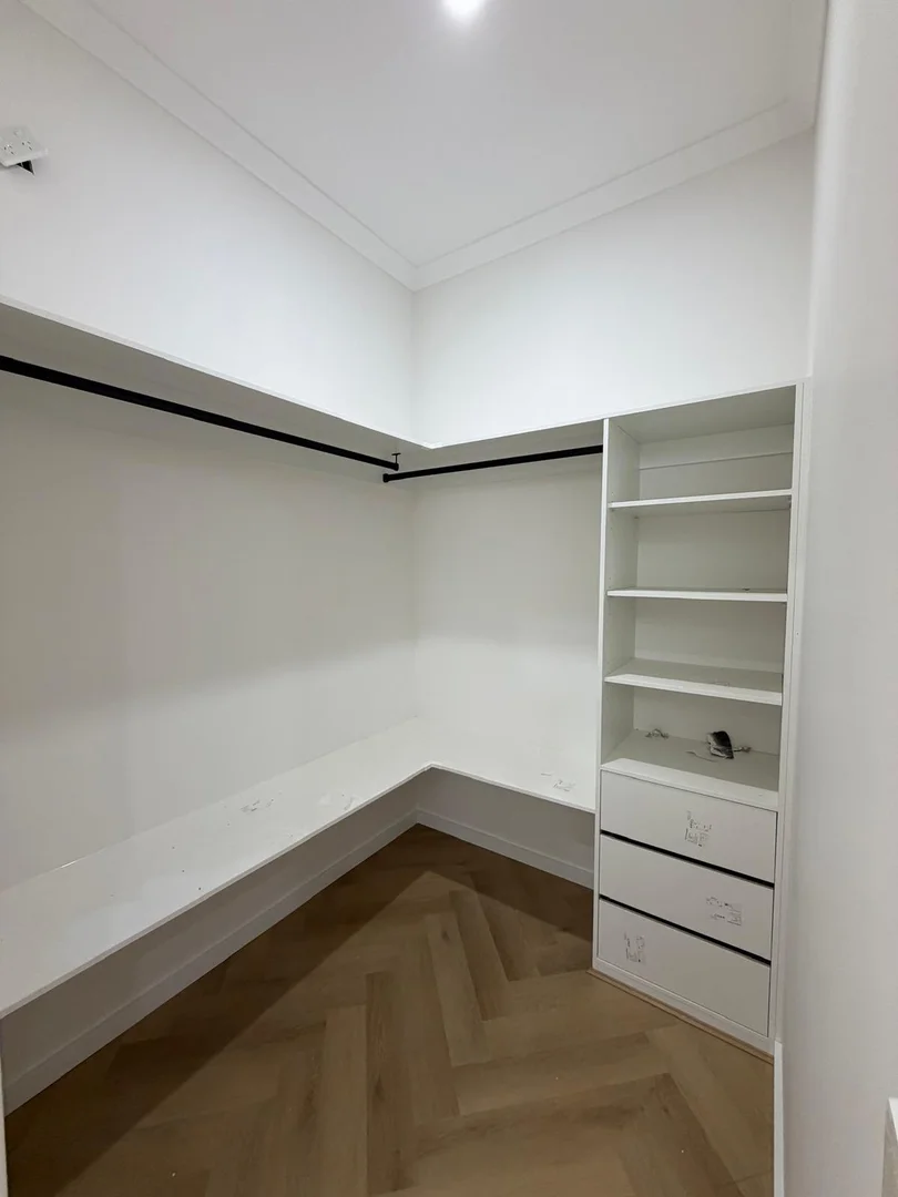 Additional image 3 of Aintree VIC 3336