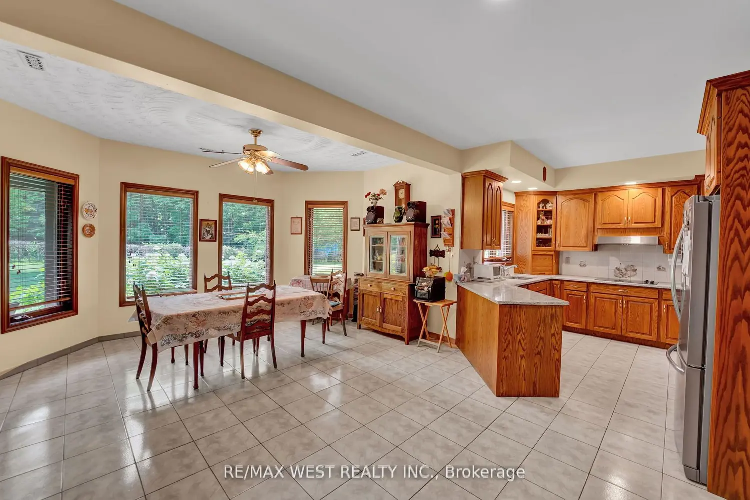 Additional image 4 of 805 Centre Road