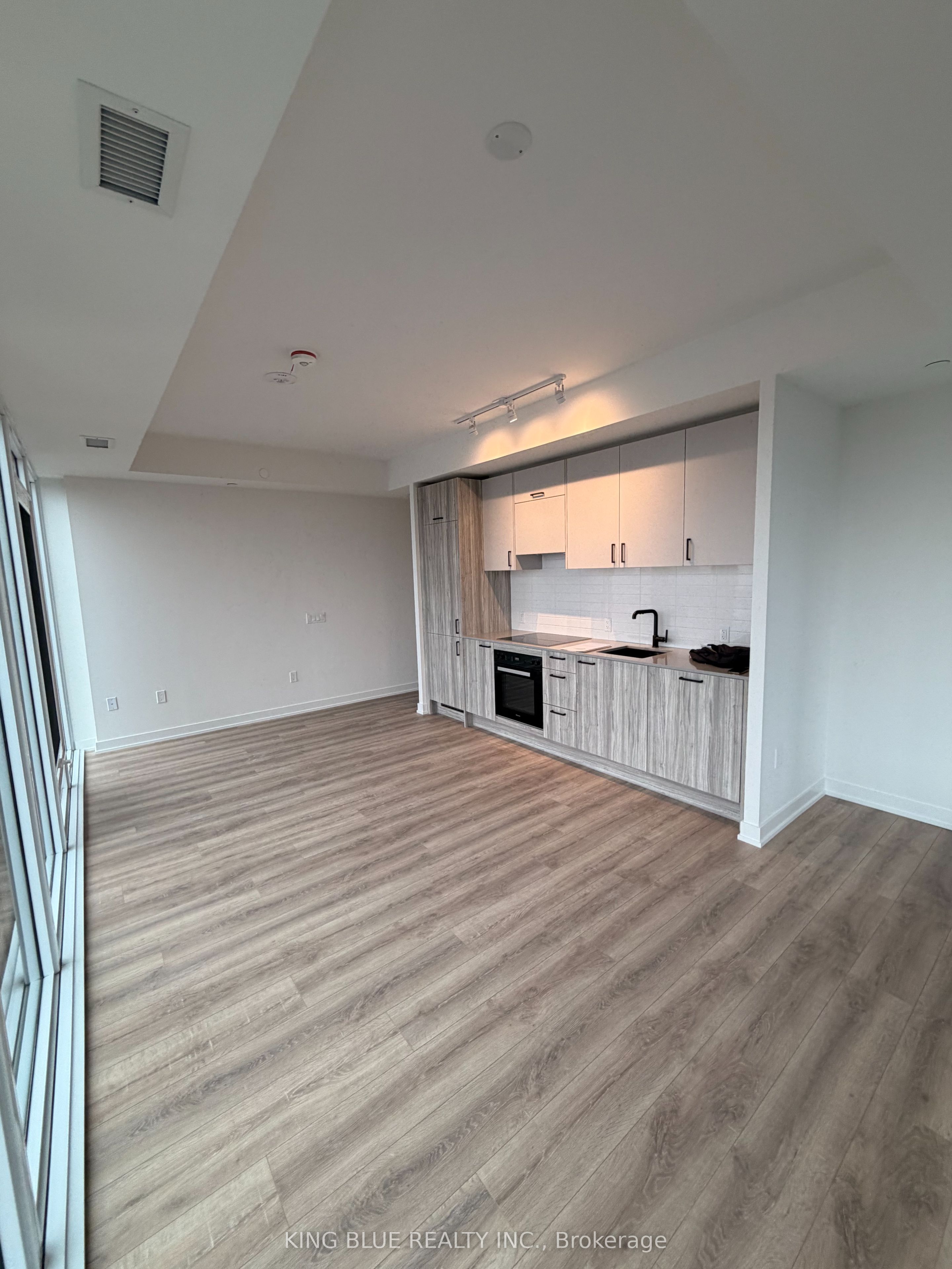 Additional image 5 of 803-5 Quarrington Lane, Toronto, ON, M3C 0S5