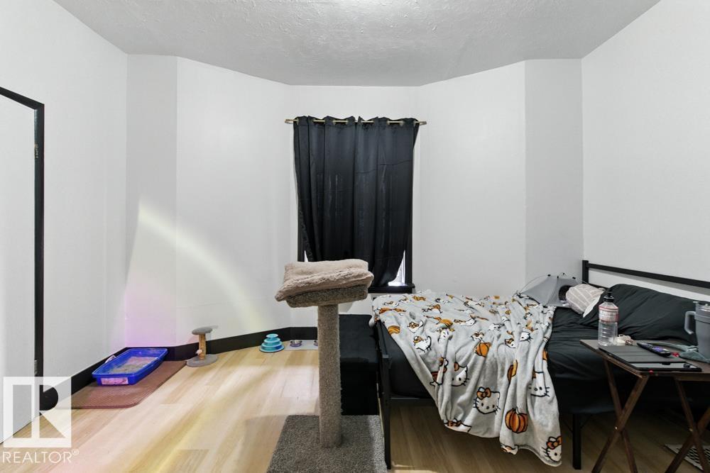 Additional image 6 of 10260 95 Street NW, Edmonton, AB, T5H2B4