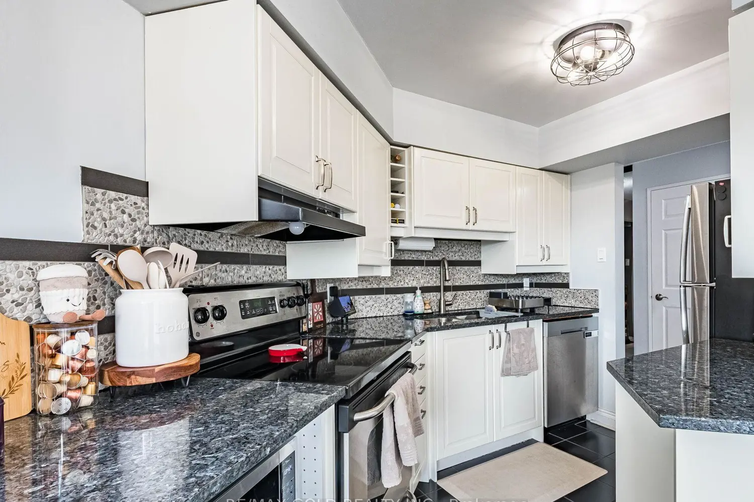 Additional image 9 of 1485 Lakeshore Road 416