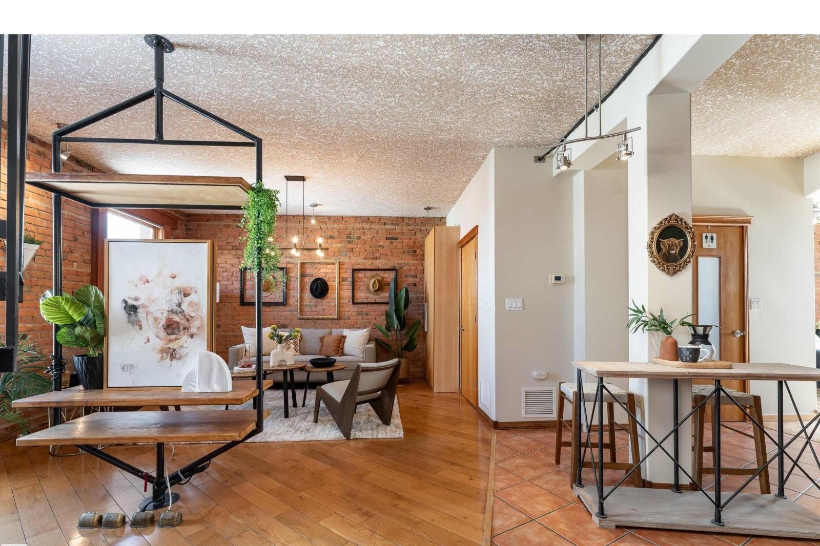 Additional image 8 of 301-10141 95 Street NW, Edmonton, AB, T5H2A8