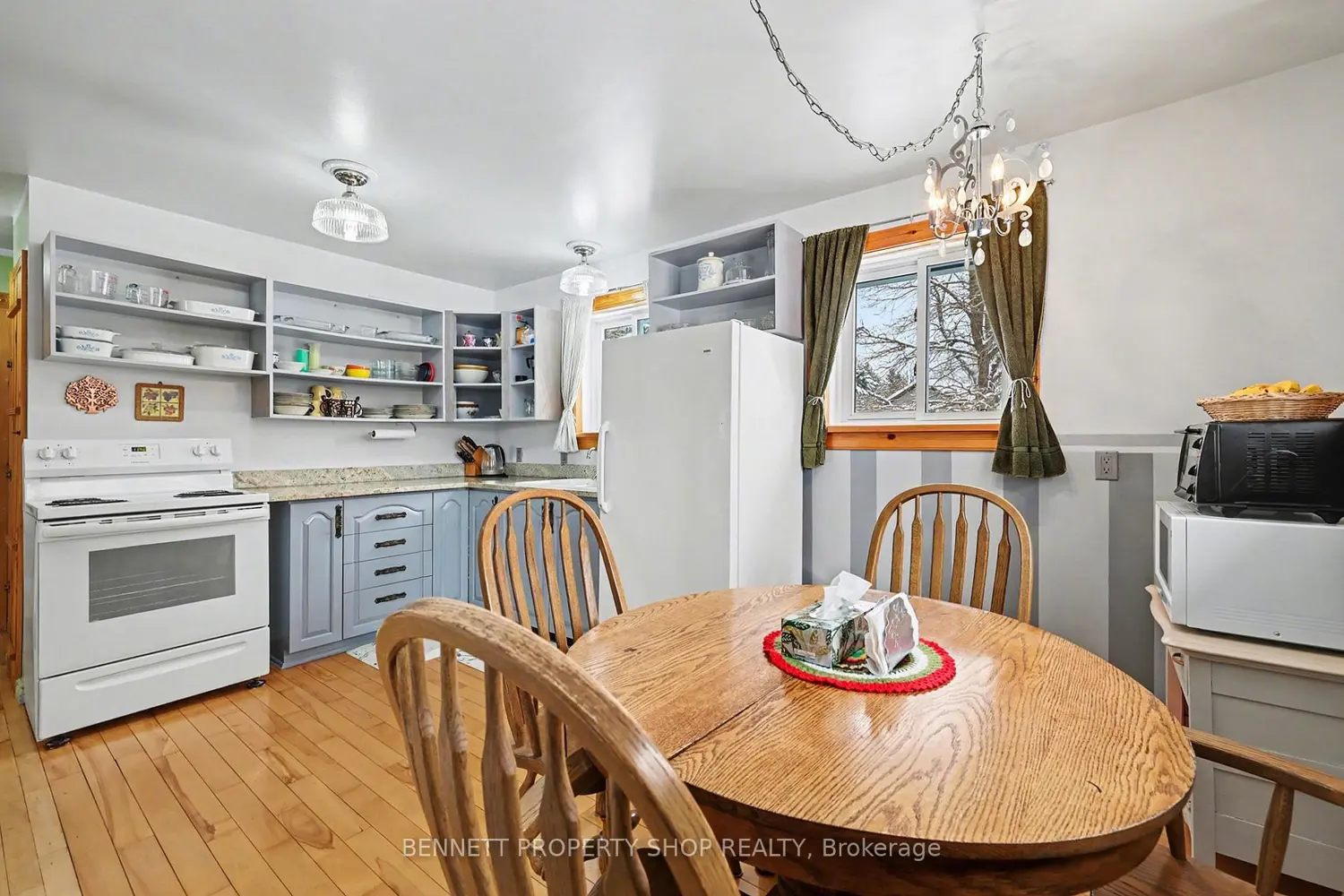 Additional image 2 of 541 Drummond Con 5B Concession