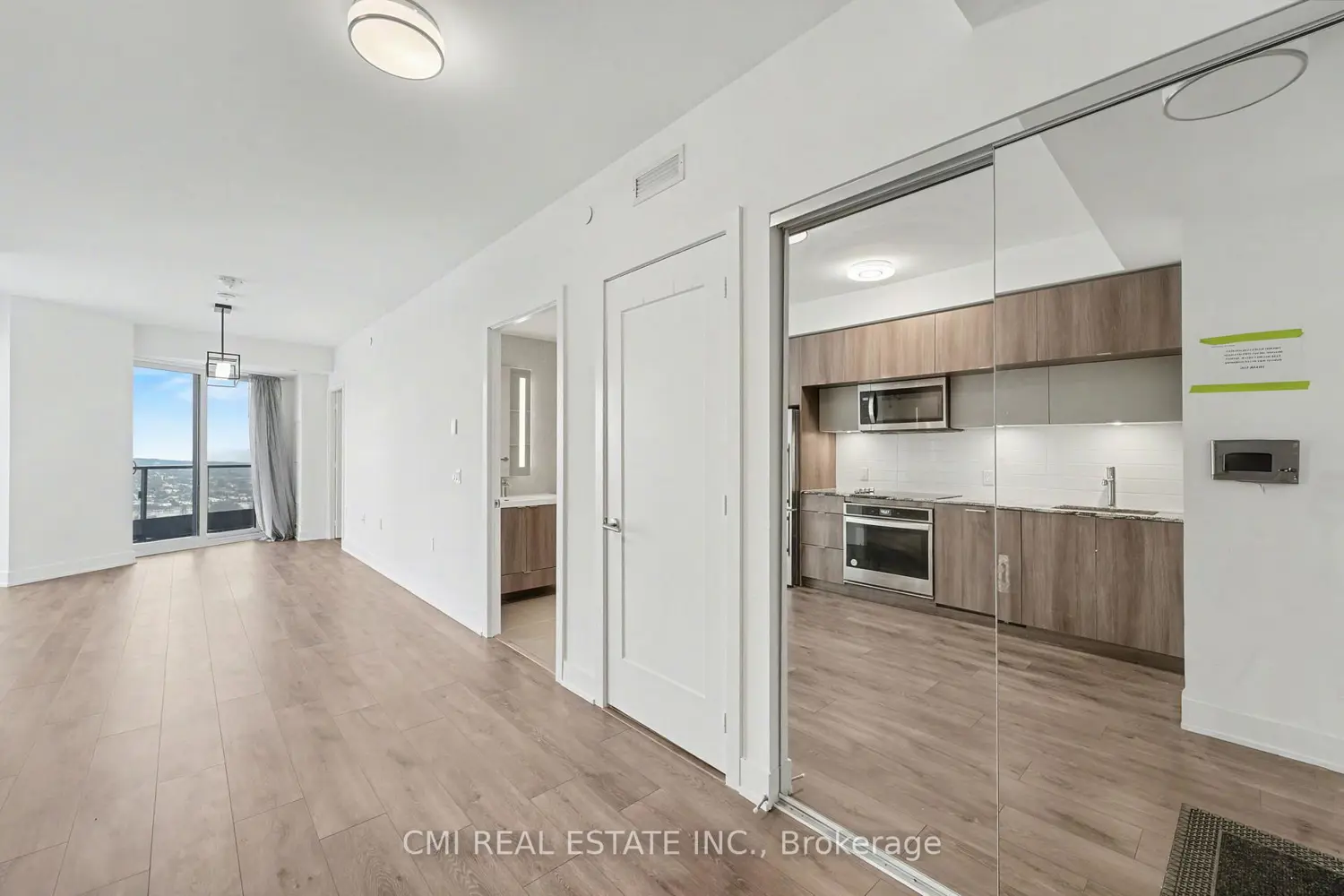 Additional image 15 of 585 Bloor Street 3317