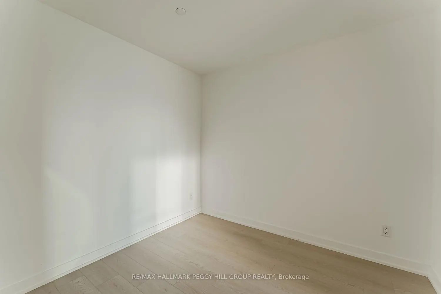 Additional image 6 of 31 Huron Street 421