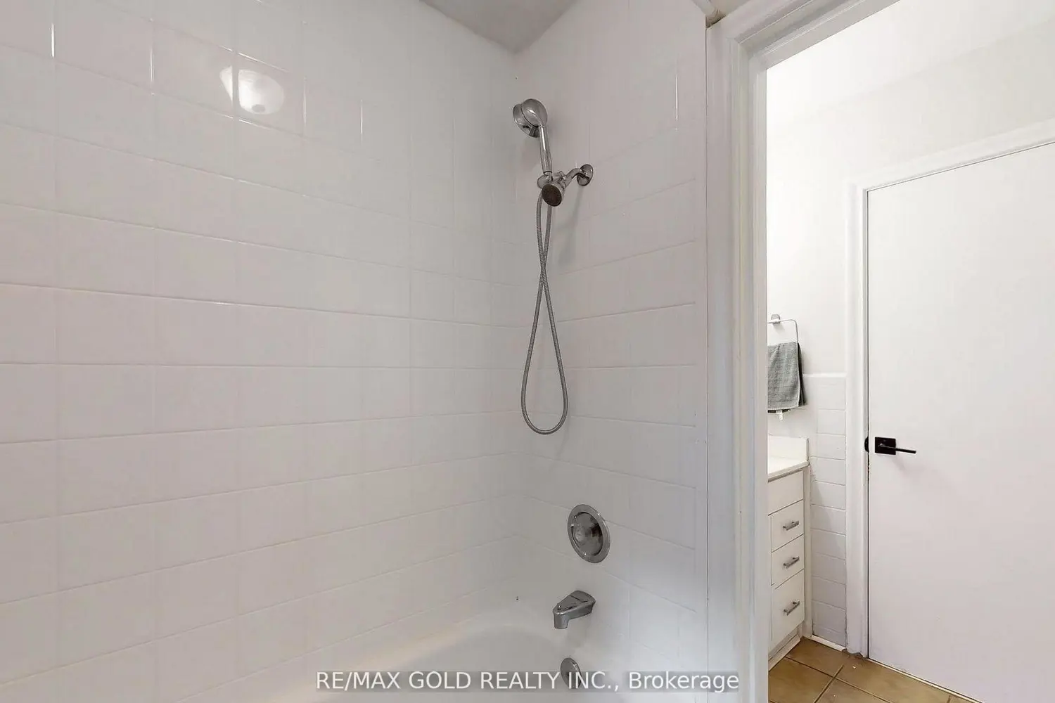 Additional image 12 of 61 Centre Street