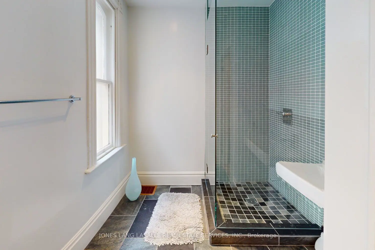 Additional image 5 of 540 Richmond Street