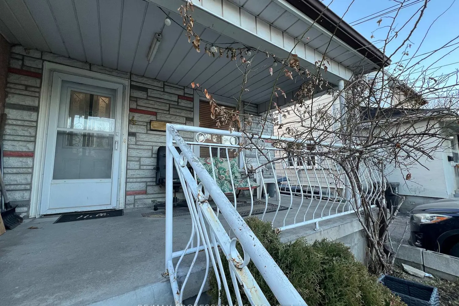 Additional image 3 of 4 Locust Street