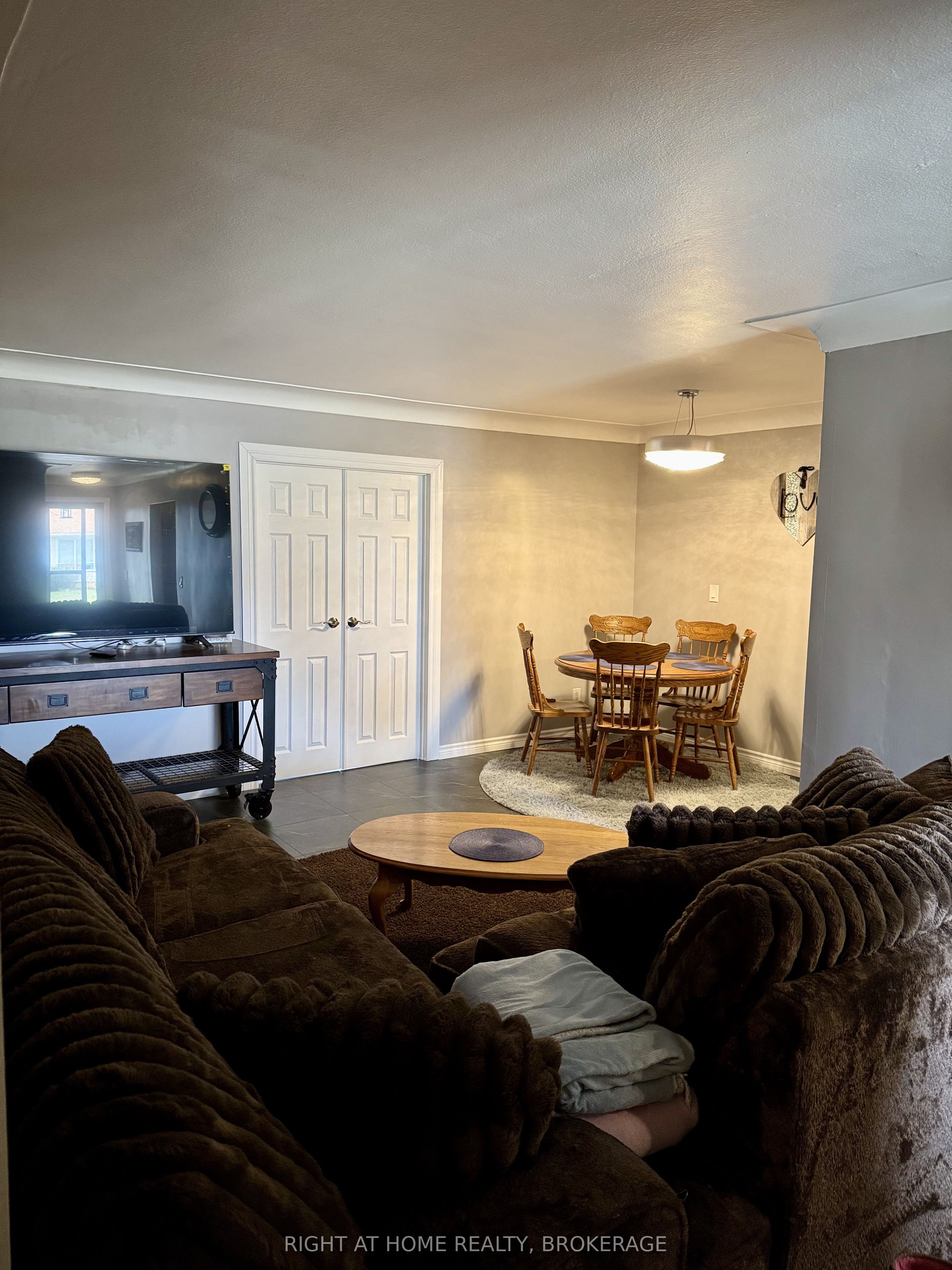 Additional image 4 of 4491 Elmwood Avenue, Niagara Falls, ON, L2E 6H1