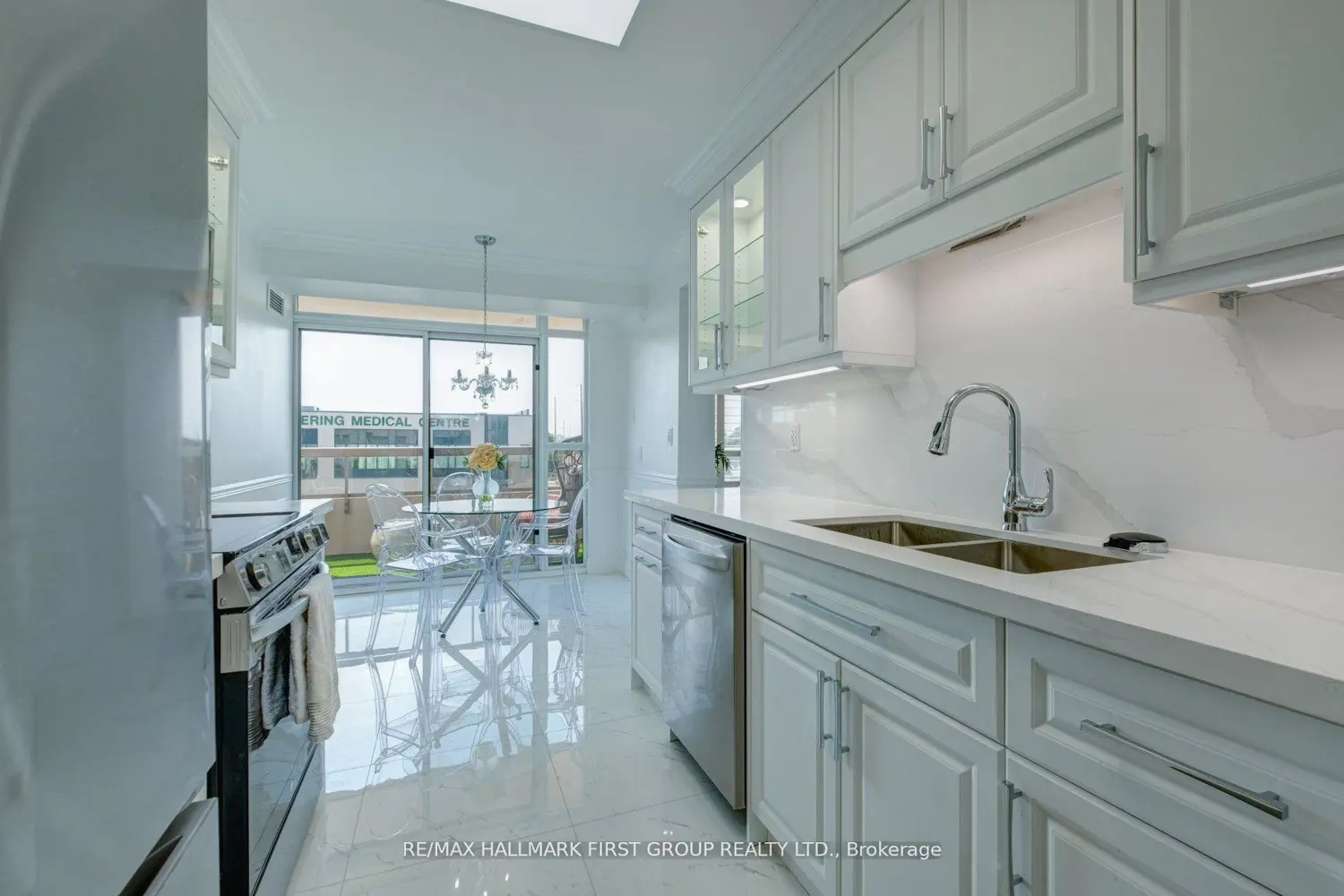 Additional image 12 of 1000 The Esplanade N 213