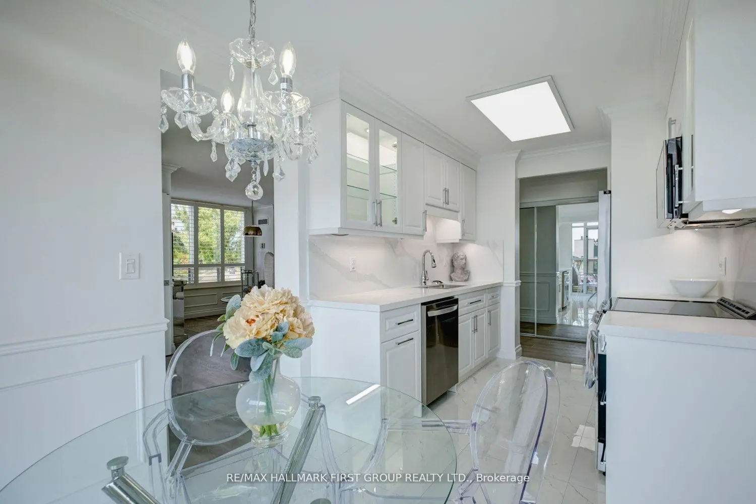 Additional image 13 of 1000 The Esplanade N 213