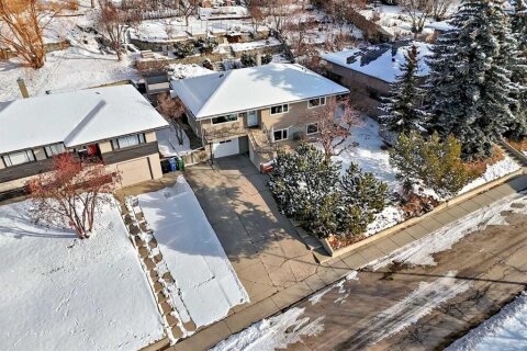 Additional image 8 of 824 Bridge Crescent NE, Calgary, AB, T2E 5B5