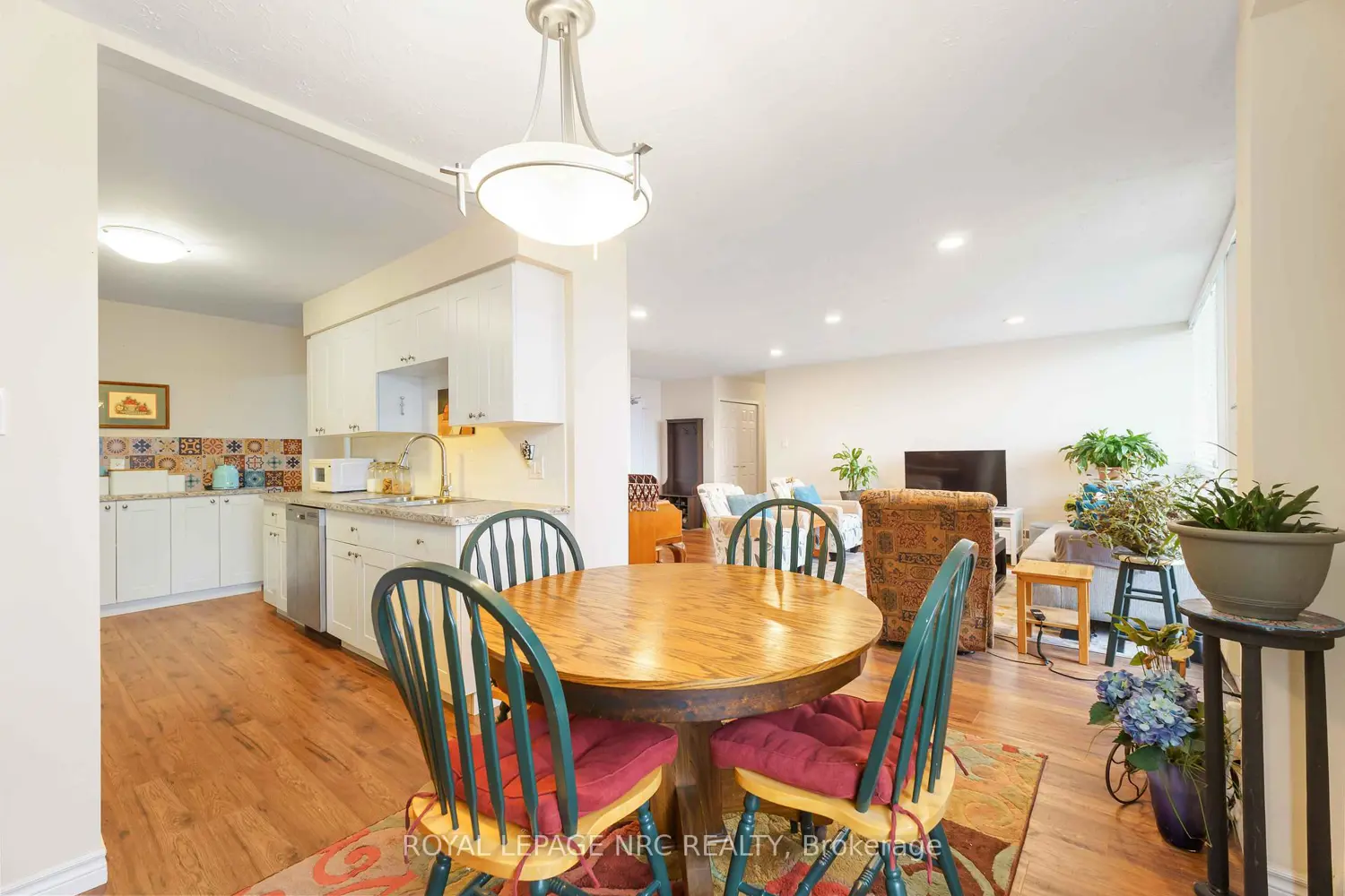 Additional image 5 of 35 Towering Heights Boulevard 1107