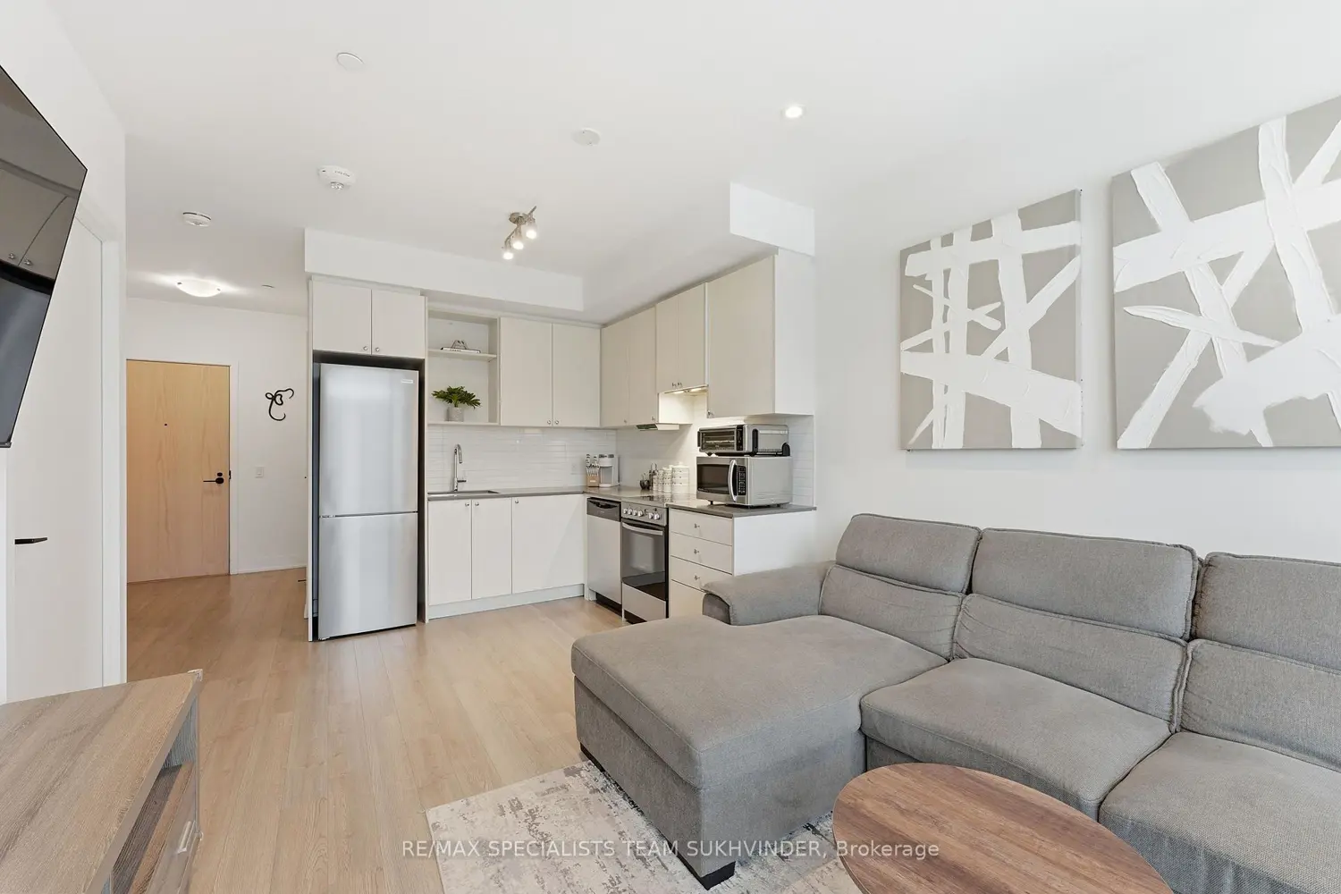 Additional image 6 of 50 George Butchart Drive 111