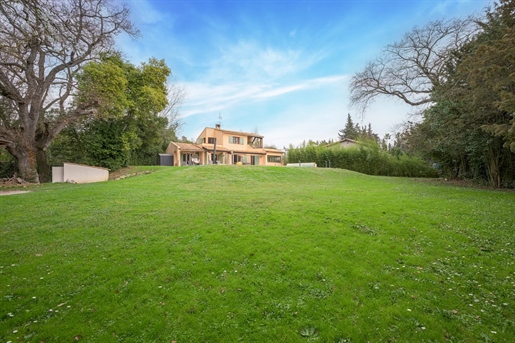 Mougins (Alpes-Maritimes)