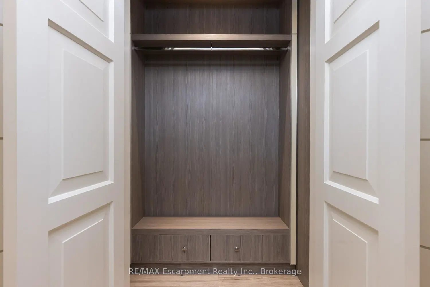 Additional image 17 of 300 Randall Street 209