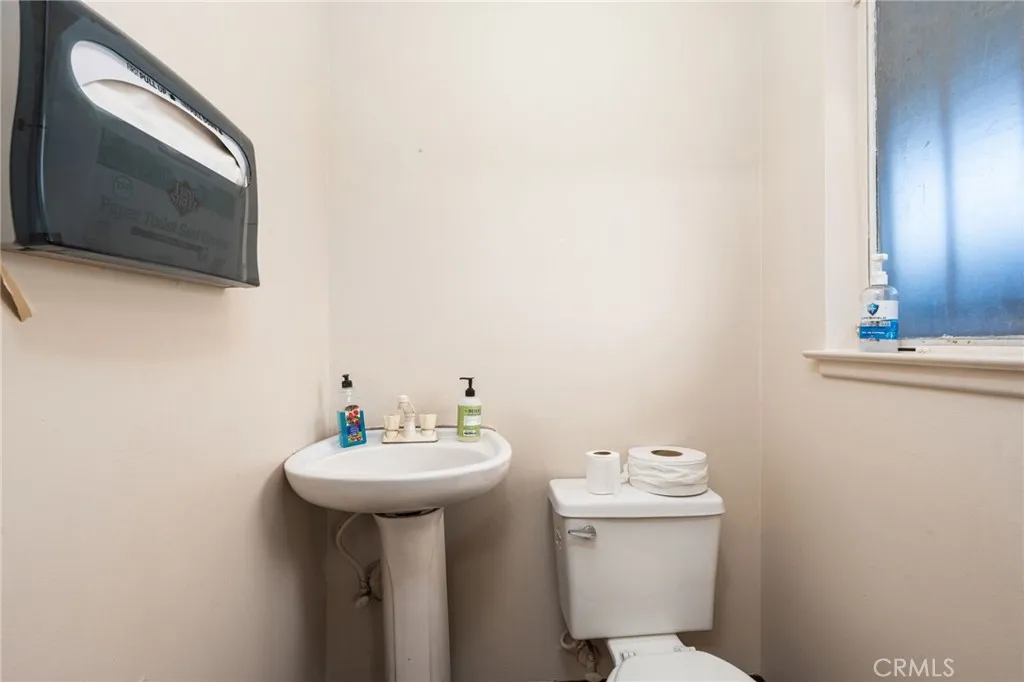 Additional image 60 of 422 E Shields Ave, Fresno, CA 93704