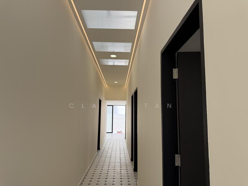 Additional image 2 of Duku Road